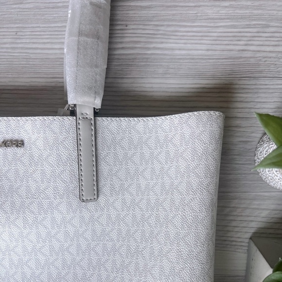 MICHAEL KORS kelli large two-tone logo tote bag NWT - Picture 4 of 16